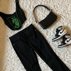 Fashion nova:One with the dragon contrast stitch top - black/green
